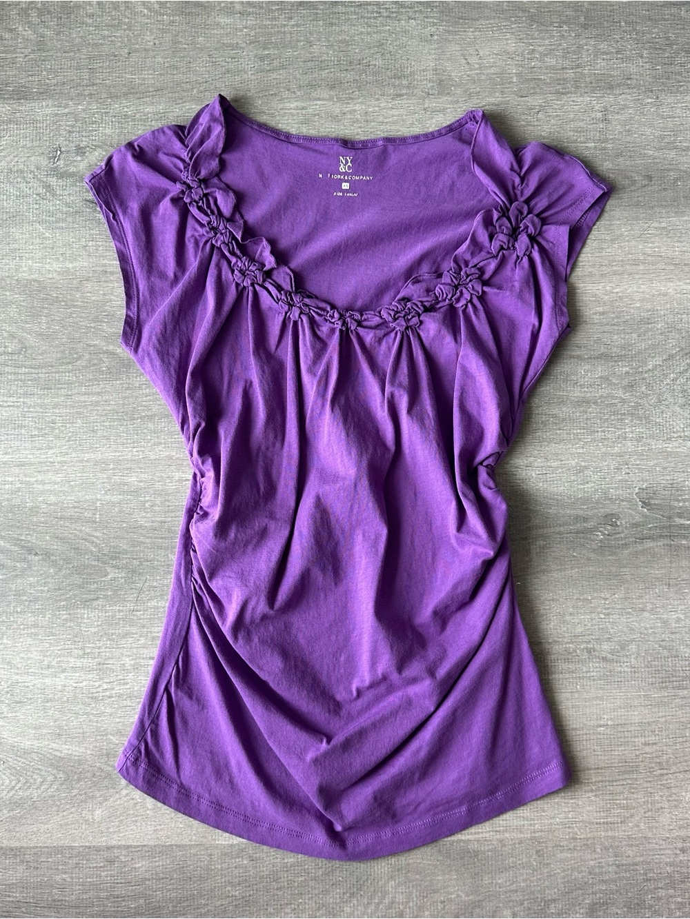 90s New York & Company Purple Floral-Trim Scoop Neck Top made in Macau